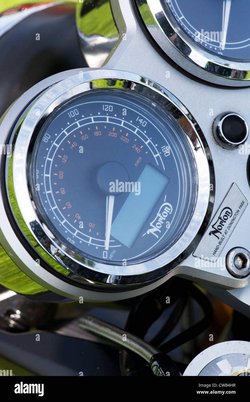 Norton Commando 961 Motorrad Tachometer. Klassische britische Motorrad Stockfoto