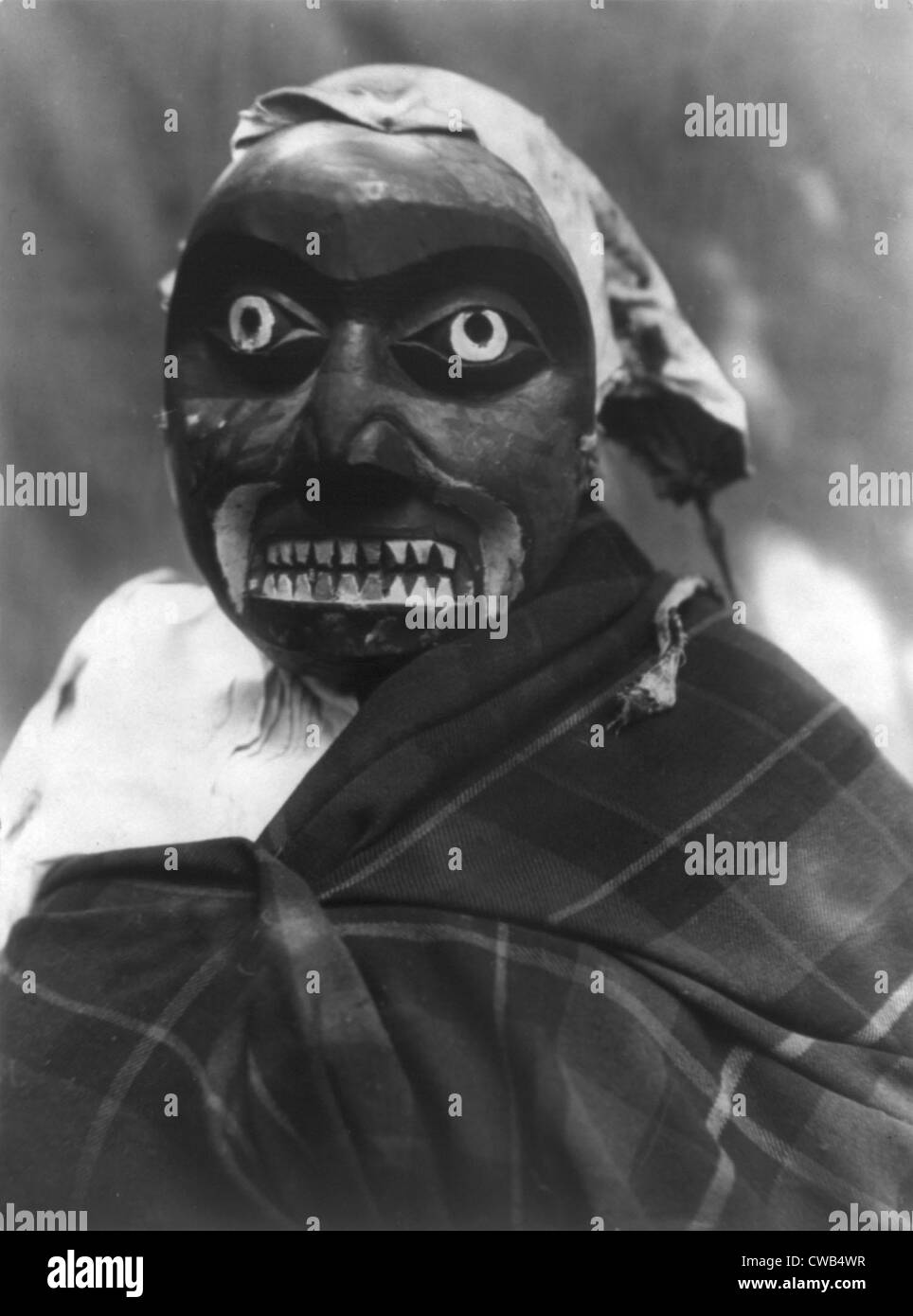 Zeremonielle Maske getragen von einer Tänzerin, die Darstellung des Jägers in Bella Bella Mythologie getöteten Menschen fressenden Riesenkraken, die Stockfoto
