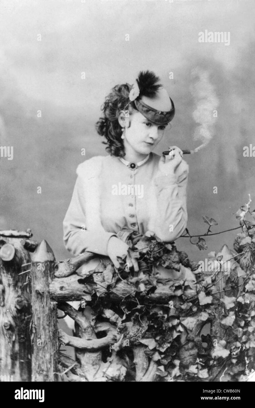 Lotta Crabtree (1847-1924), US-amerikanischer Entertainer, Lotta Crabtree, Brustbild, nach rechts, halten Zigarre, Foto Stockfoto