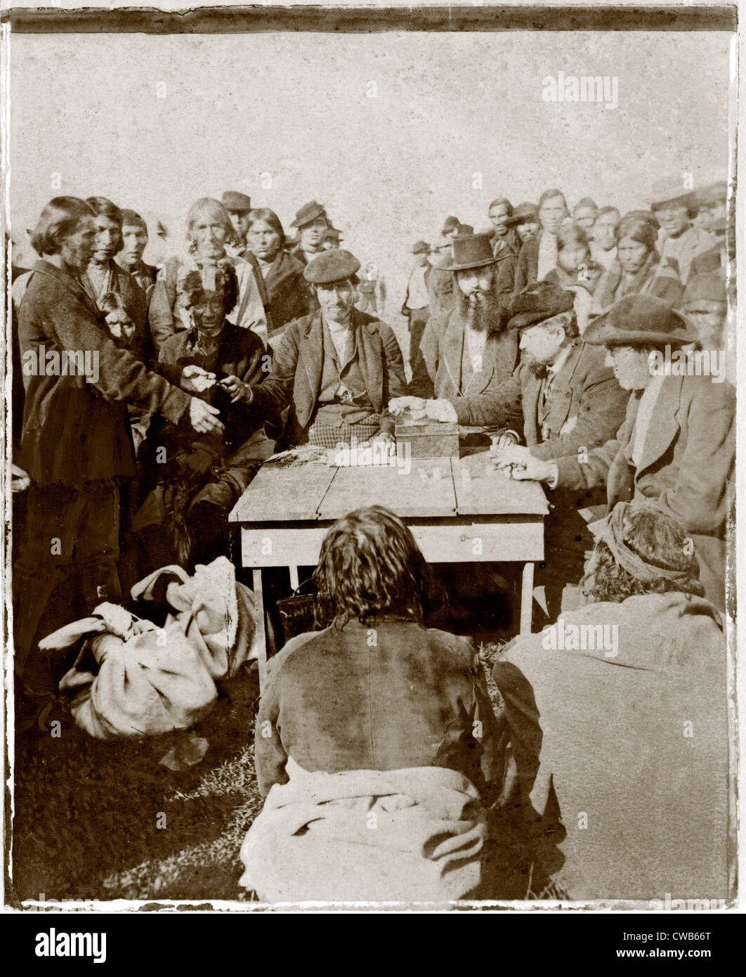 Cherokee Stamm. Mögliche Szene der Bundesrepublik Auszahlungen zu Cherokee Männer. Stereokarten, ca. 1870 Stockfoto