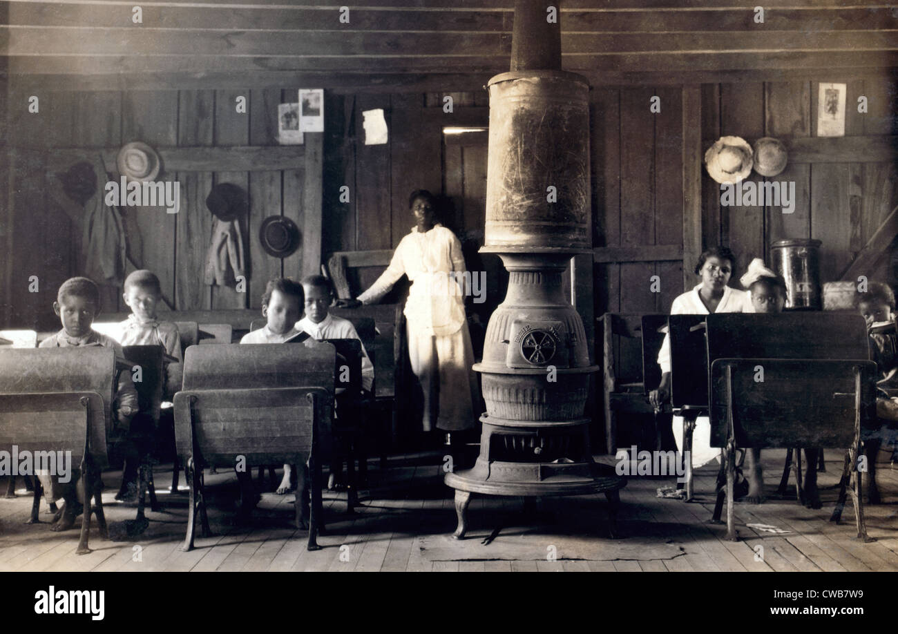 Schule - die Hälfte der Schüler sind nicht in der Schule, aber Sie Kommissionierung Tabak. Farbige Schule in Anthoston, Kentucky. Stockfoto