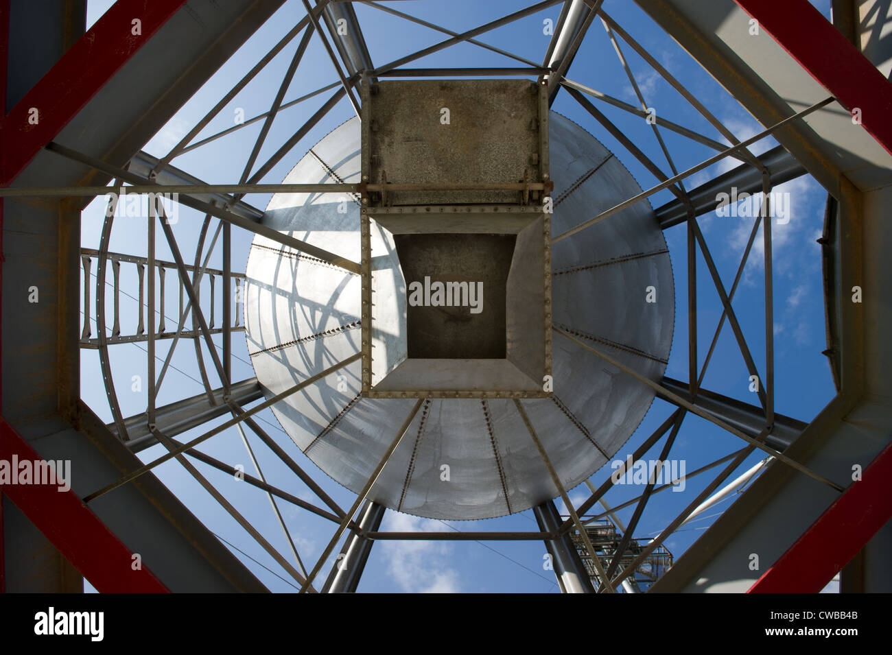 Nach oben auf ein Silo Stockfoto