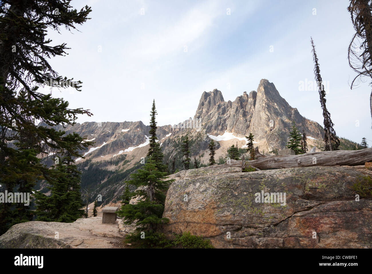 Liberty Bell Mountain aus Washington Pass auf dem North Cascades Highway - Nationalwald Okanogan-Wenatchee, Washington Stockfoto