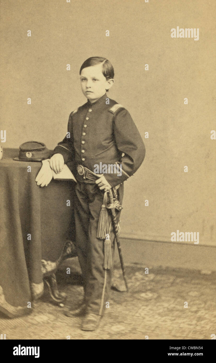 Thomas "Tad" Lincoln (1853-1871), jüngster Sohn von Präsident Abraham und Mary Lincoln einen militärischen Stil uniform tragen. Ca. Stockfoto