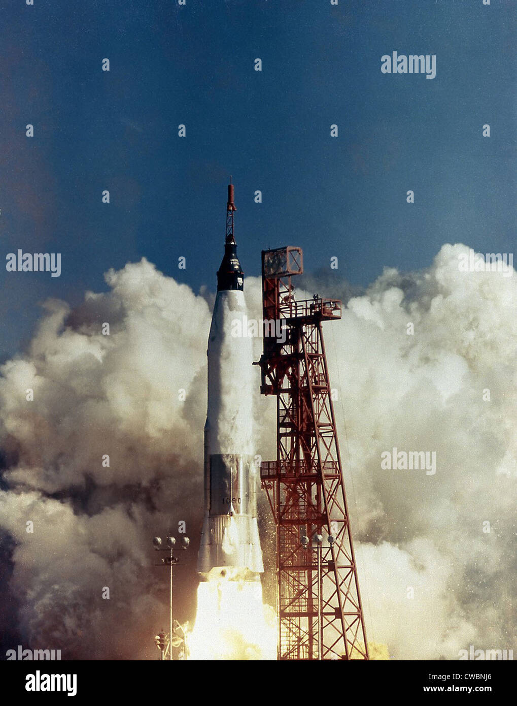 Einführung von Freundschaft 7, der erste amerikanische bemannte orbitalen Raumflug. Astronaut John Glenn wurde an Bord der modifizierten Atlas Stockfoto
