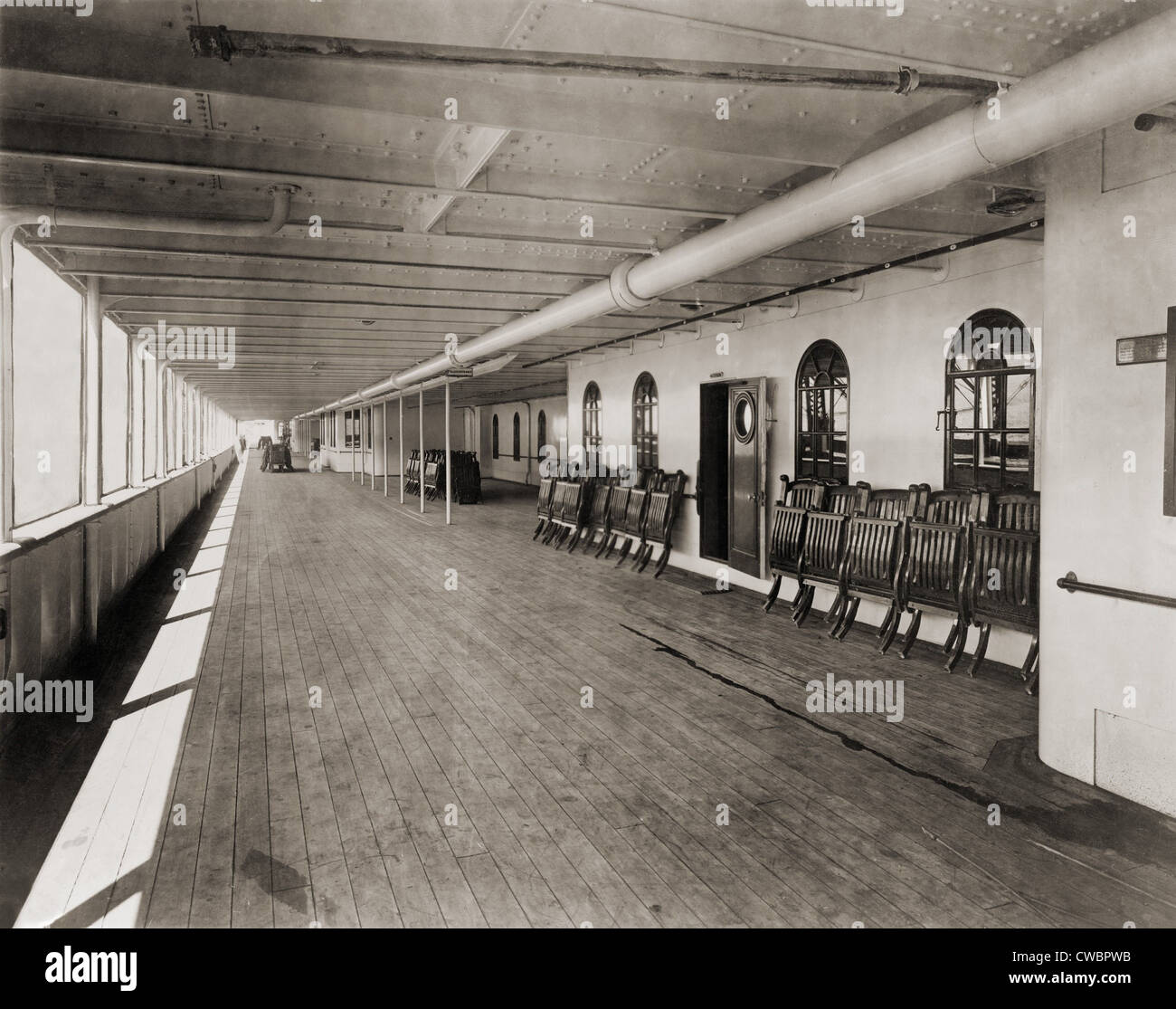 Liegestühle auf der großen Promenade von der Ill-Fated Luxus Ozeandampfer  Titanic. 1912 Stockfotografie - Alamy
