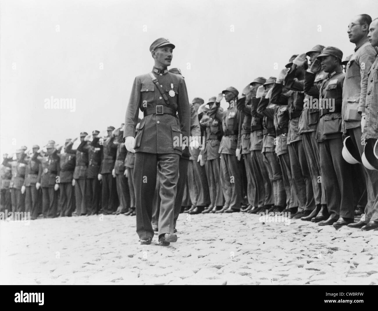 Chiang Kai-Shek (1887-1975), Inspektion hochrangige Offiziere des Officers Training Corps in Jiangxi City in Lushan, China. Ca. Stockfoto