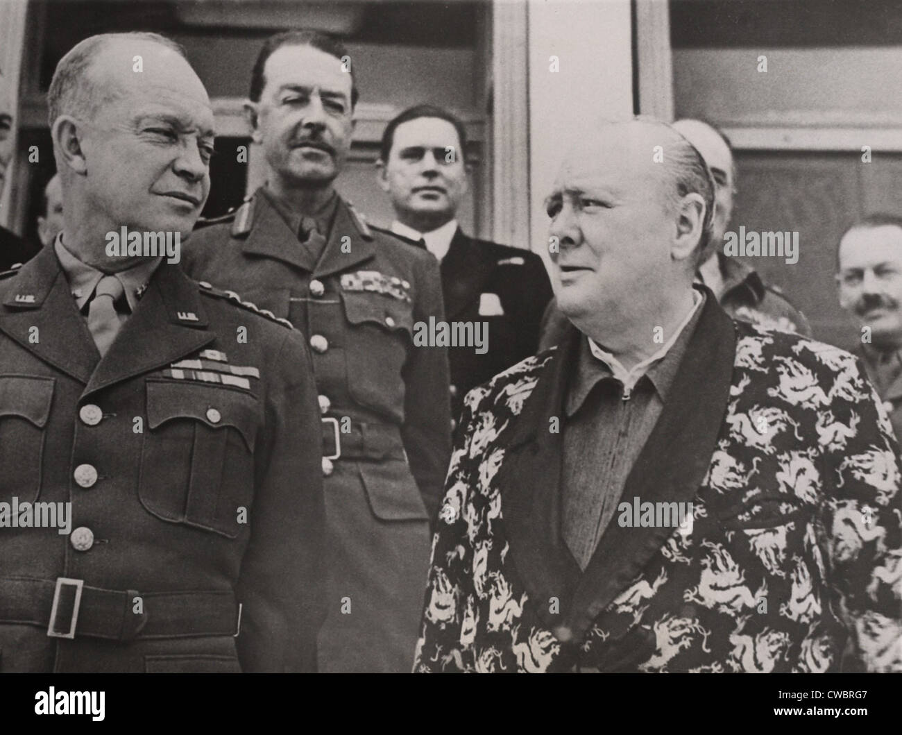 General Eisenhower, General Harold Alexander, Alliierte Oberbefehlshaber in Italien, und Premierminister Winston Churchill, in Stockfoto