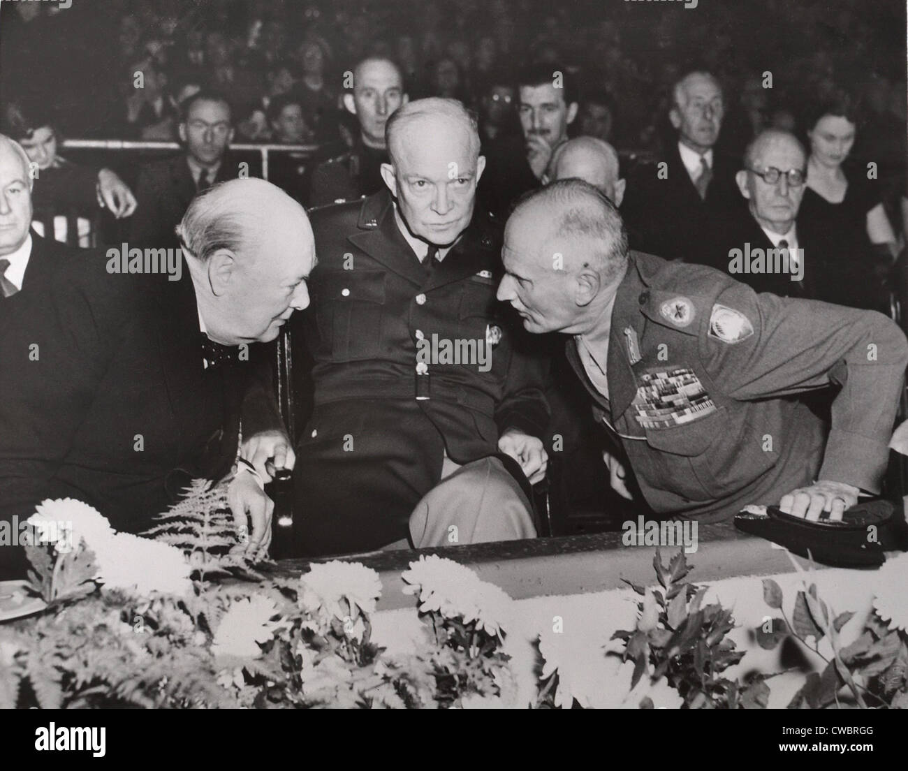 Winston Churchill, General Dwight D. Eisenhower, Field Marshall Viscount Montgomery (rechts) an der jährlichen Wiedervereinigung von der Stockfoto