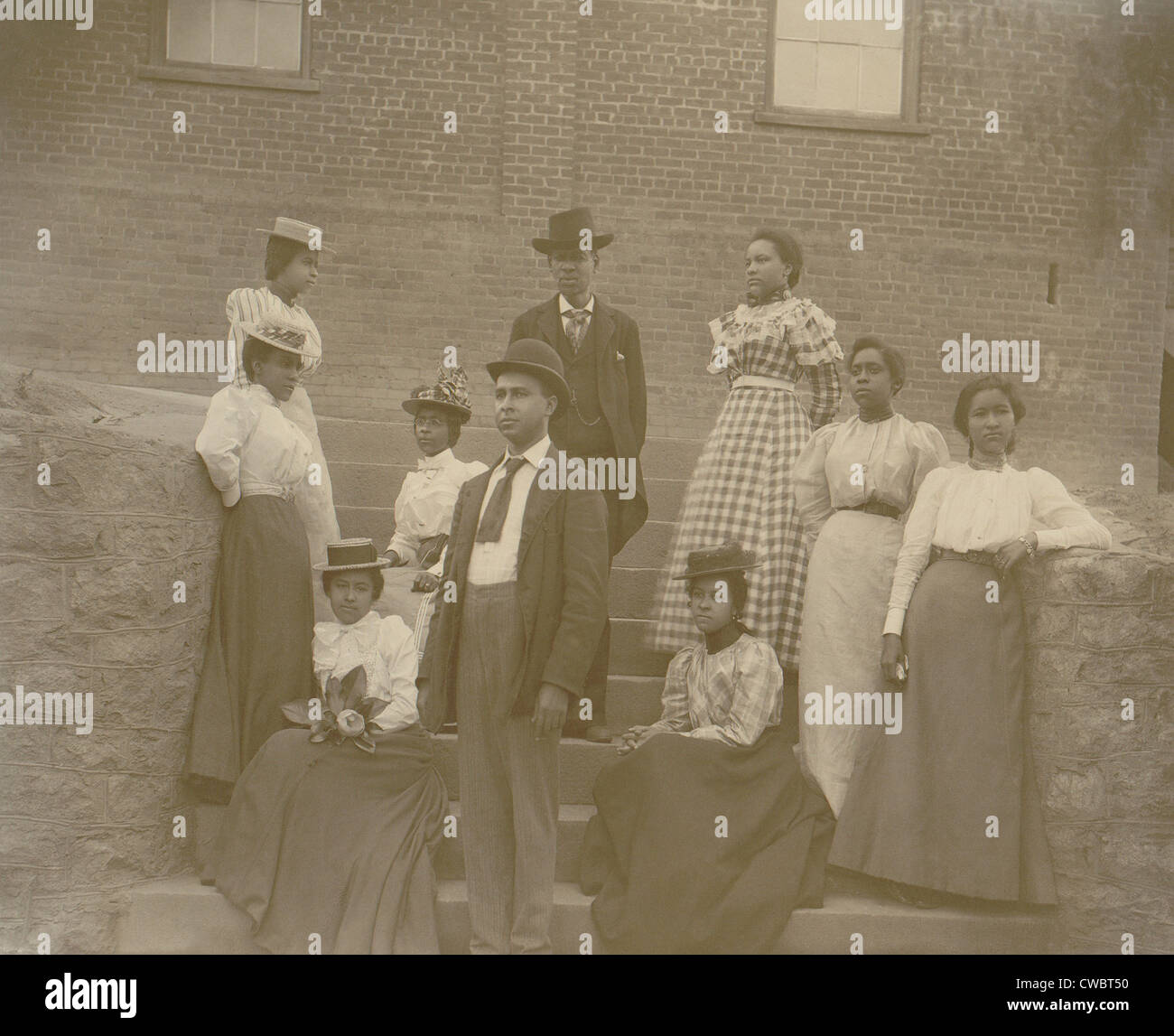 Gut gekleidete junge afroamerikanische Männer und Frauen, möglicherweise College-Studenten in Georgien ca. 1900. Stockfoto