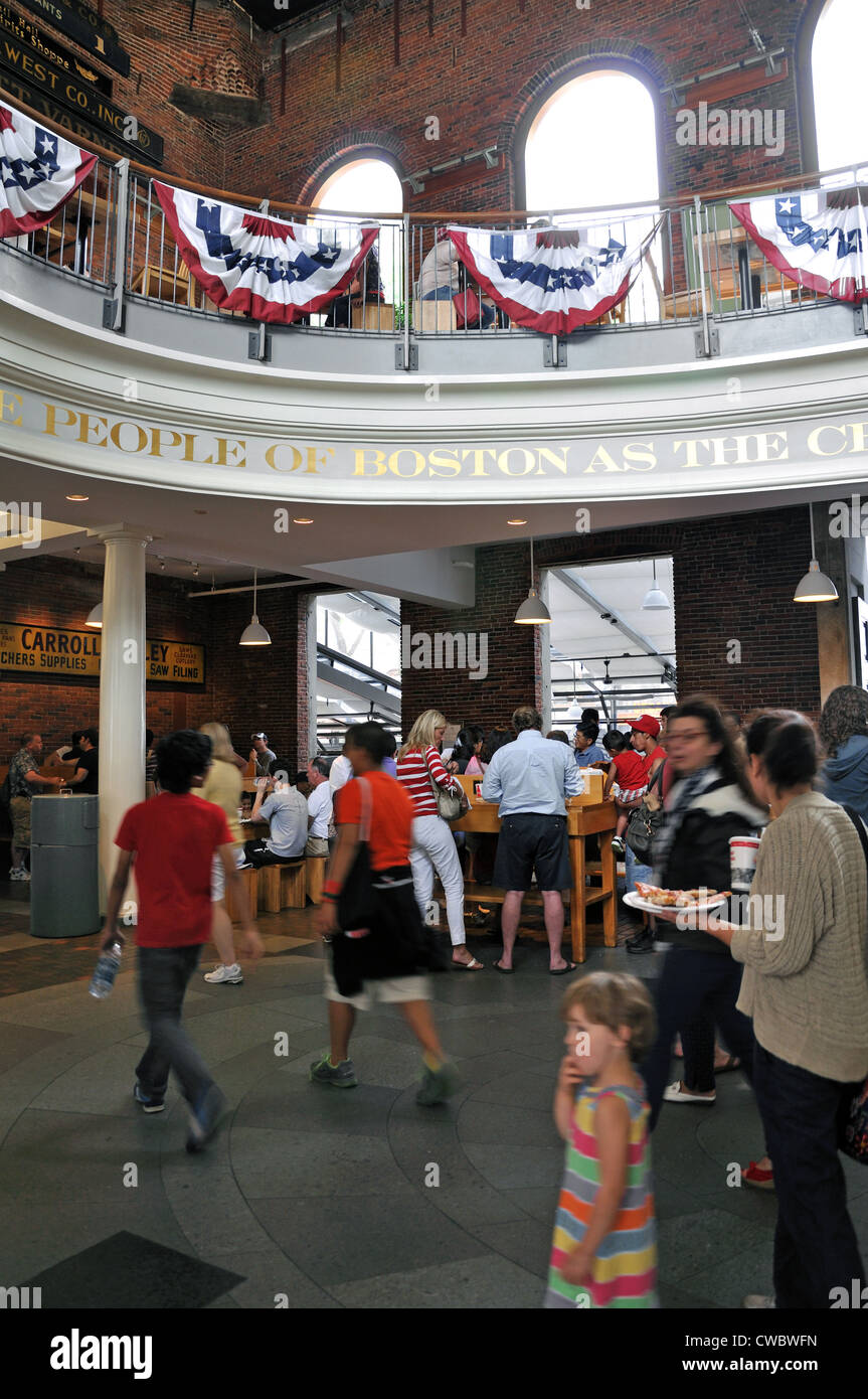 Quincy Market Food-Court in Boston, Massachusetts, Vereinigte Staaten Stockfoto