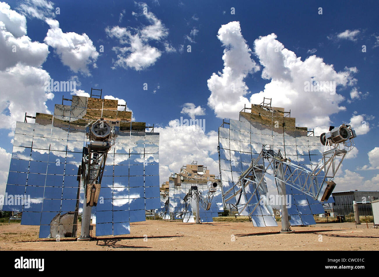 Experimentellen Solaranlage im Jahr 2008 ist Teil der US-Regierung Technologieforschung am Sandia National Laboratory. Stockfoto