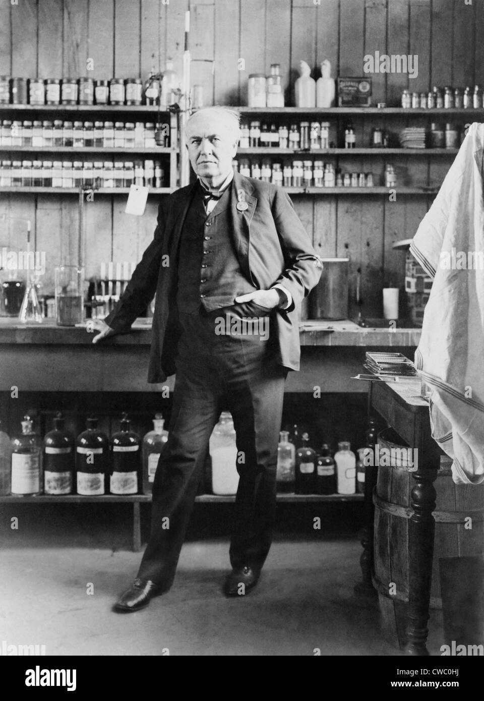 Edison (1847-1931), in seiner West Orange, New Jersey, Labor, ca. 1911. Stockfoto