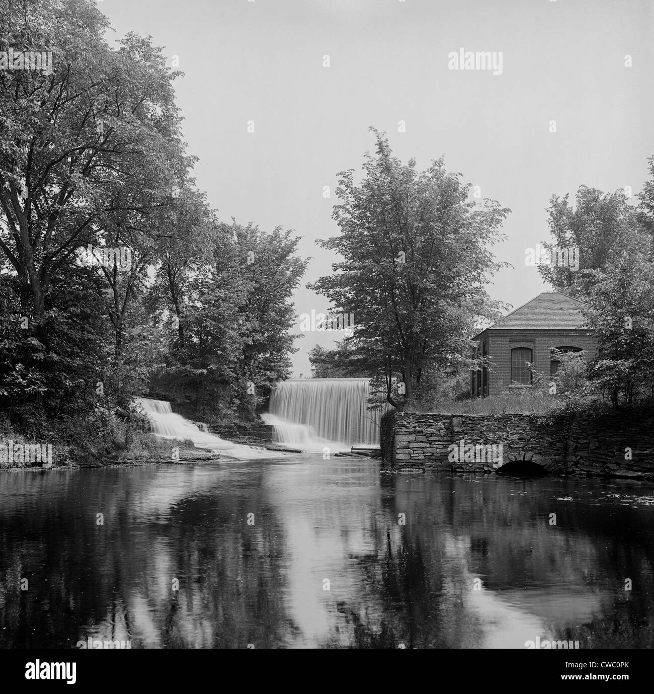 Pumpen Sie Haus und dam in South Hadley, Massachusetts. C. 1900. Stockfoto