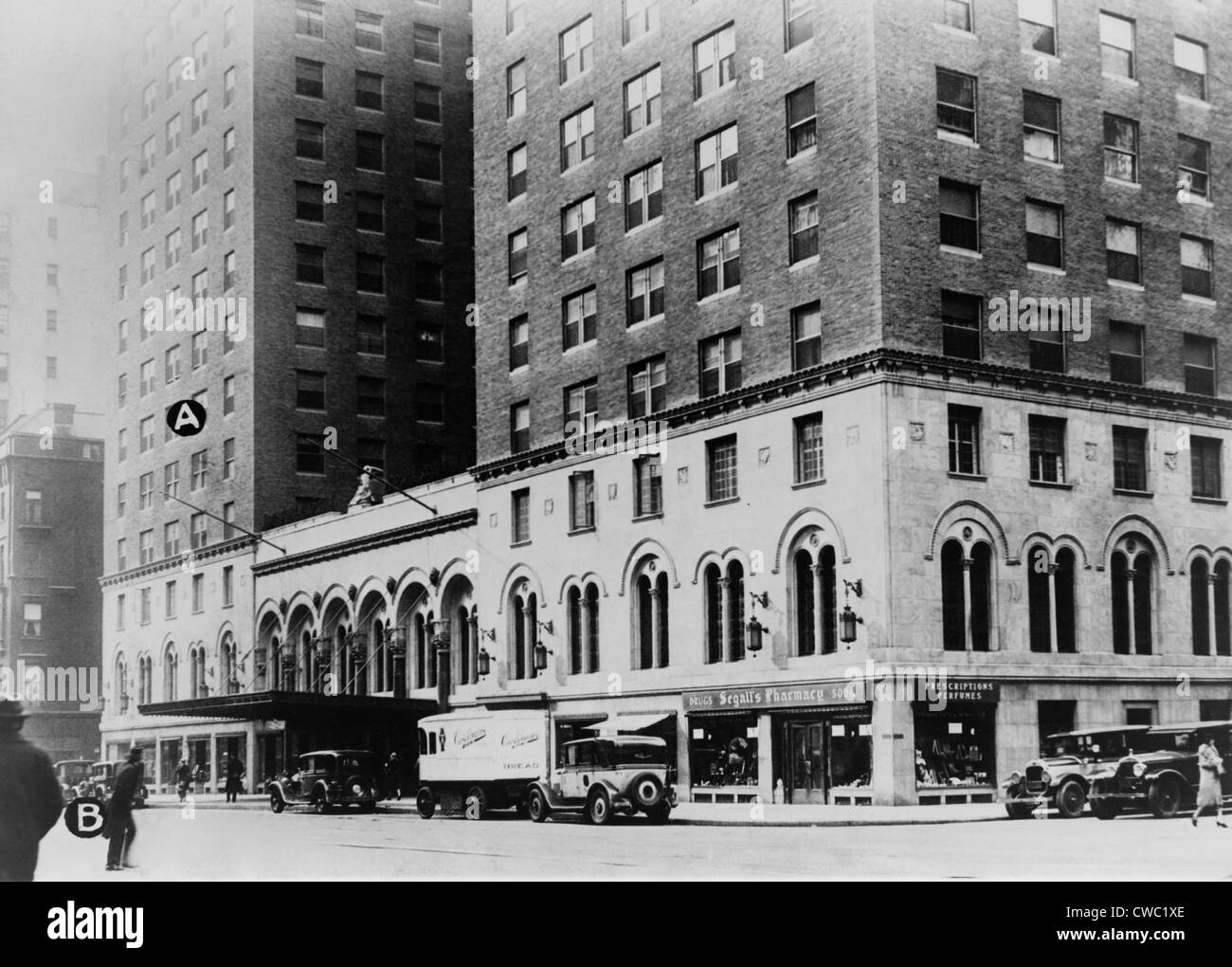 Park Central Hotel mit "A" markieren, wo Arnold Rothstein am 8. November 1928 gedreht wurde und "B" Kennzeichnung wo Manhattans Revolver Stockfoto