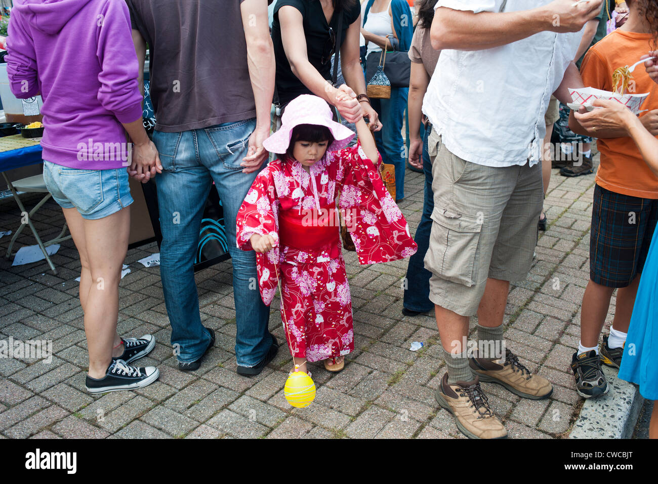 Festivalbesucher bei einem Obon Sommerfestival in Edgewater, NJ Stockfoto