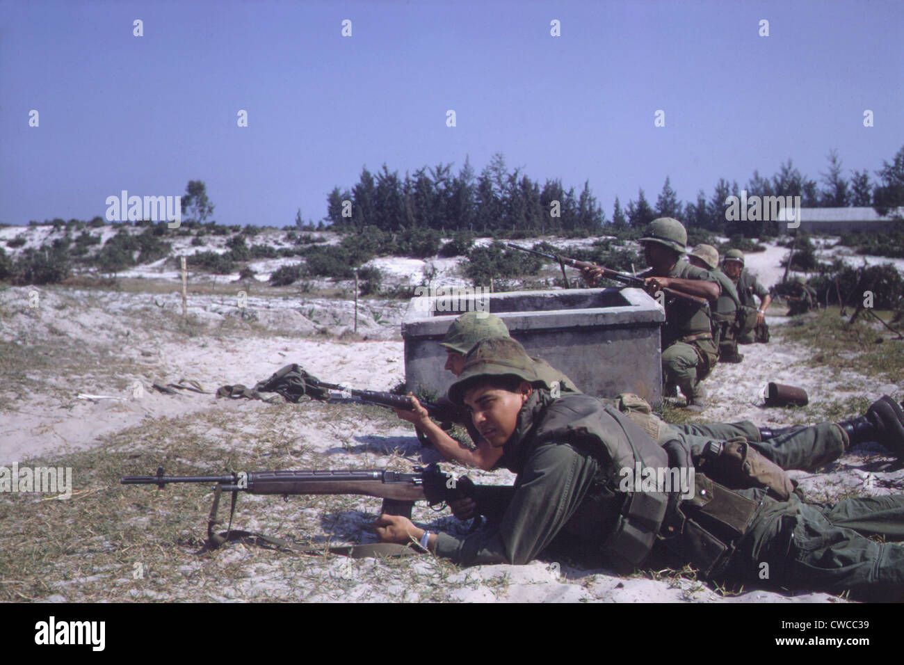 Vietnam-Krieg-Tet-Offensive. Schlacht von Hamo Dorf während der Tet-Offensive. US-Marines und Soldaten aus der Armee der Republik Stockfoto