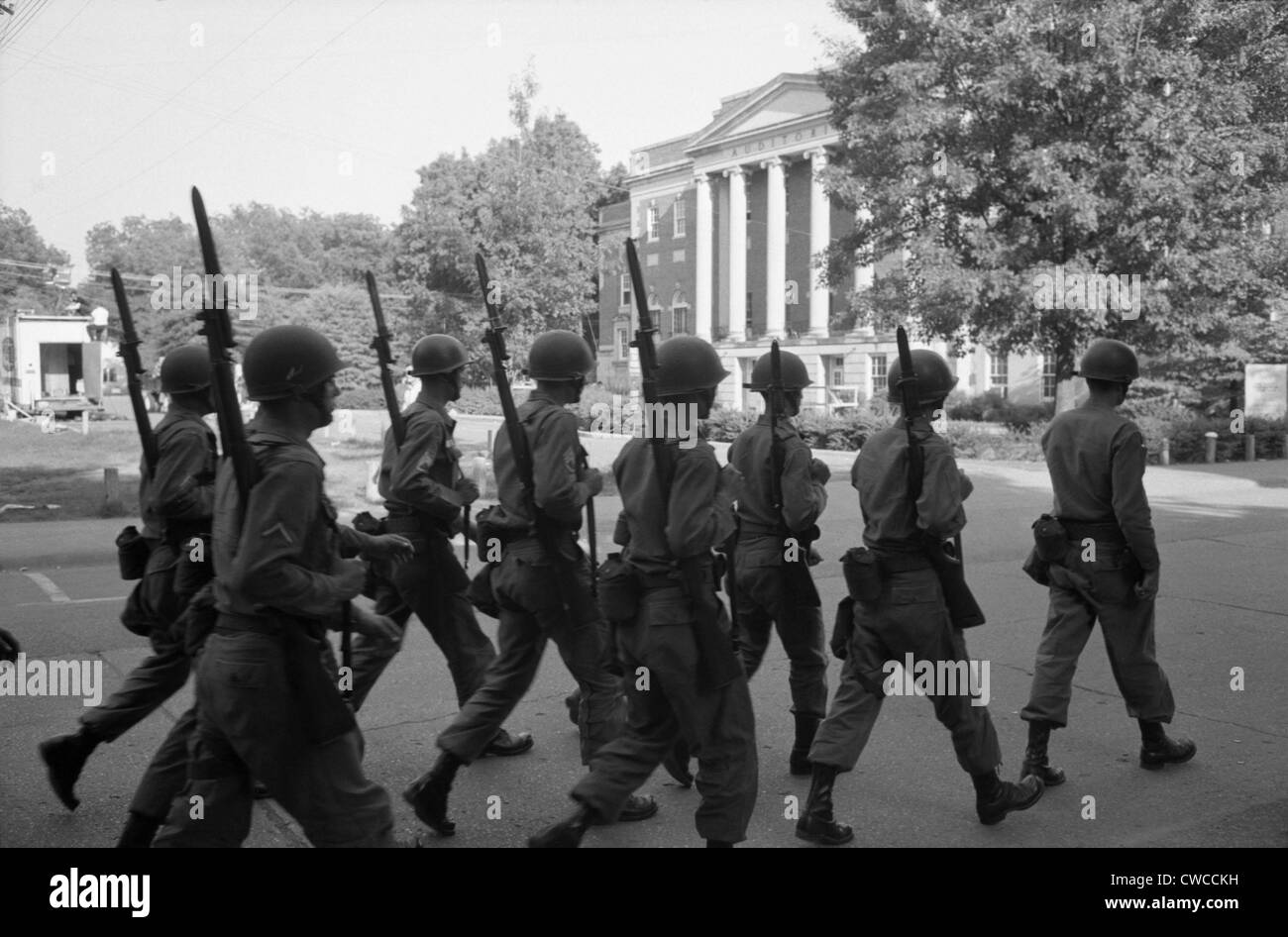 Truppen an der University of Alabama. Föderal Nationalgarde hielt Frieden während der Afro-Amerikaner, Vivian Malone und James Stockfoto