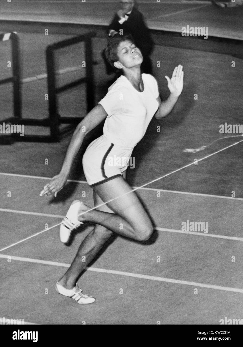 Wilma Rudolph stellt einen Weltrekord für die indoor 60-Yard-Sprint Madison Square Garden. Die dreifache Olympiasiegerin, Stockfoto