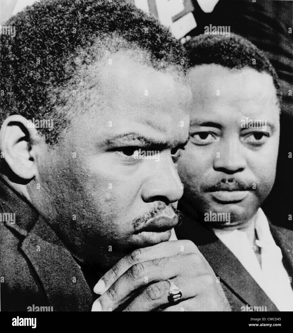 John Lewis (links) und Hosea Williams, Staats-und Regierungschefs der Voting Rights Campaign in Selma, Alabama im Februar / März 1965. Beide Männer Stockfoto