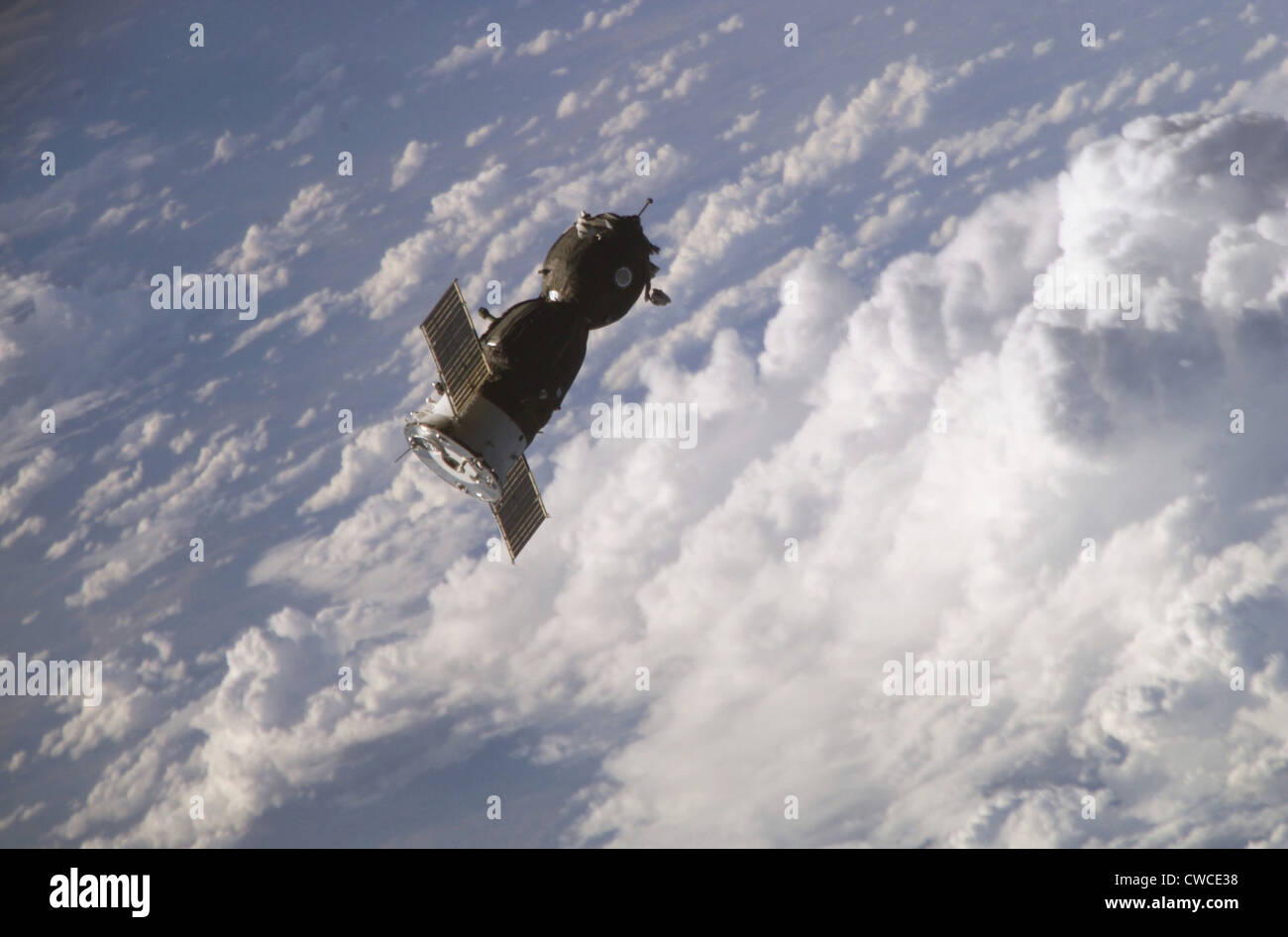 14 der Sojus-Raumschiff nähert sich der internationalen Raumstation ISS. An Bord waren Kosmonauten Fyodor Yurchikhin und Oleg Kotov, Stockfoto