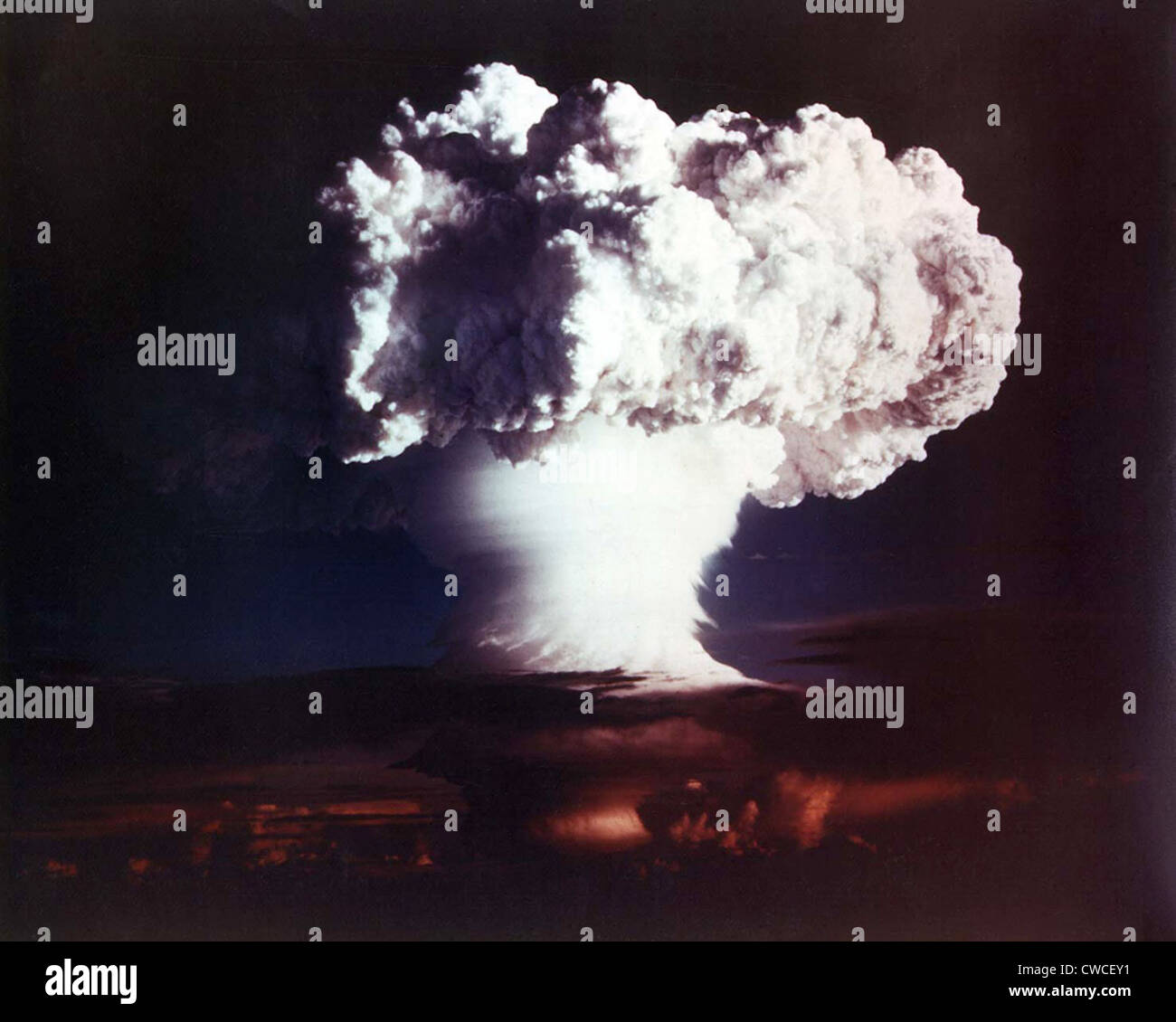 Die MIKE schoss, war die erste erfolgreiche Full-Scale Test Wasserstoffbombe am 31. Oktober 1952. Bei der Detonation es ergab 10.4 Stockfoto