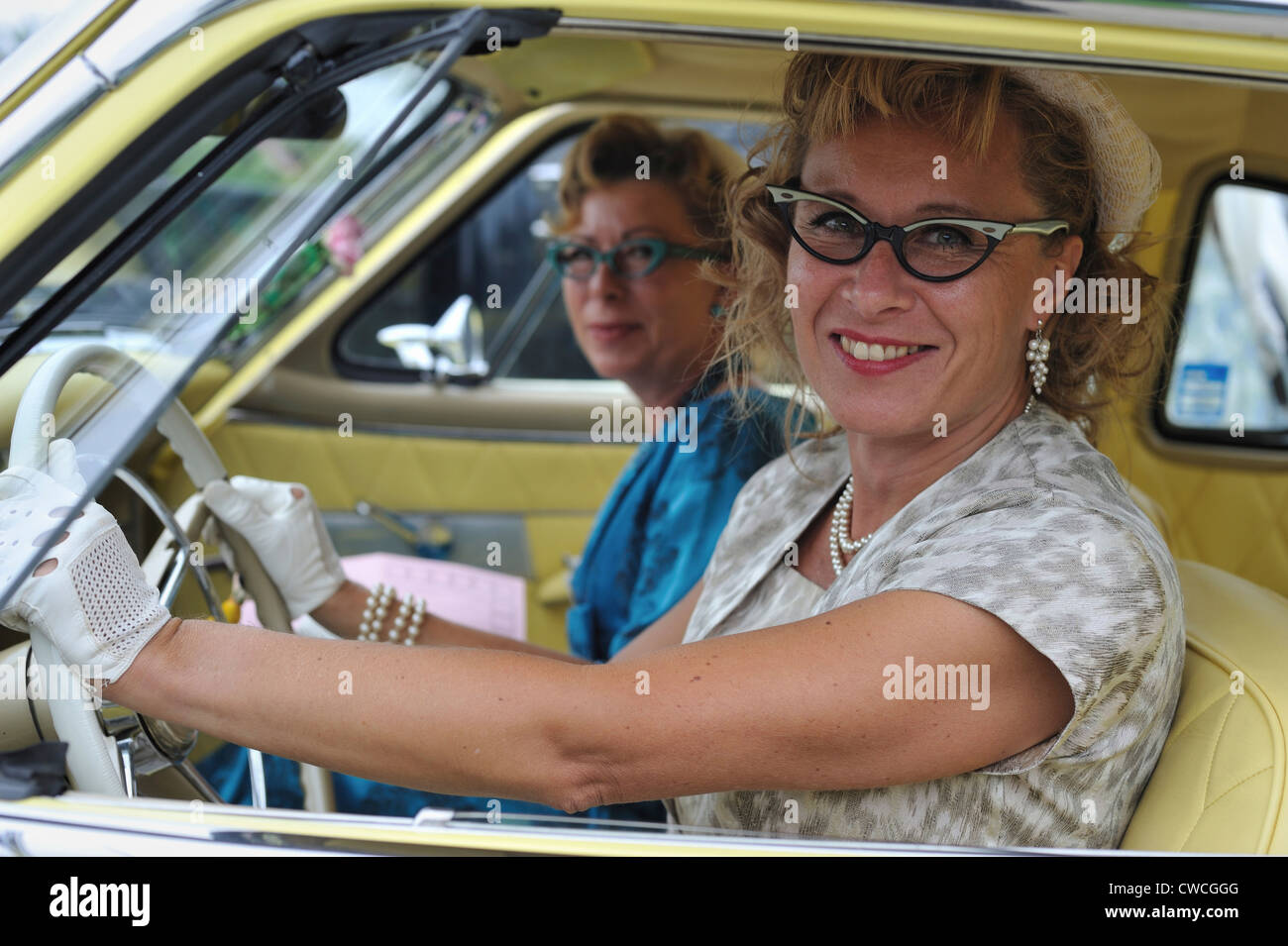 Mitglieder des Oldtimer-Weel Raettvik am Ladies Day, Dalarnas Lan, Schweden Stockfoto