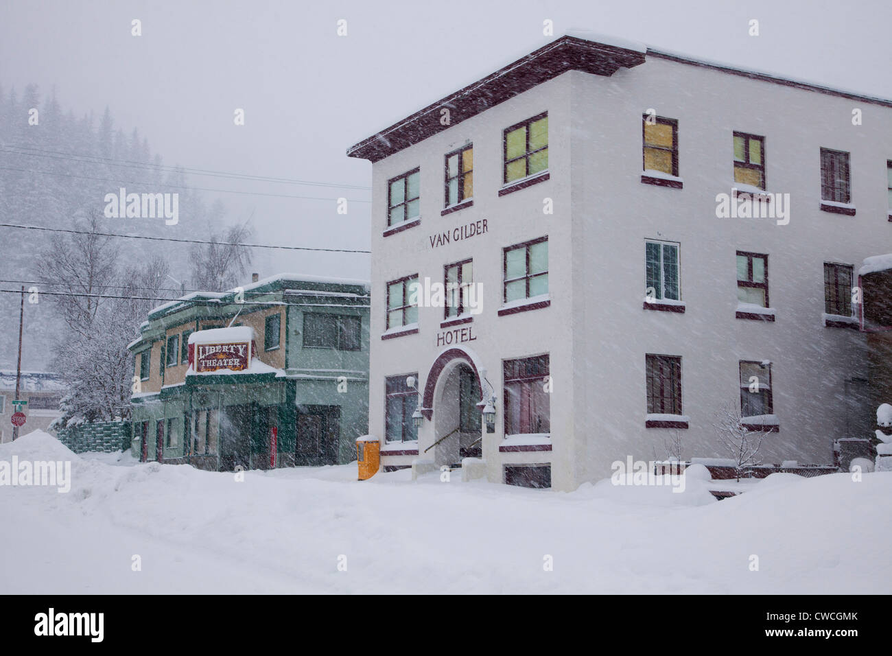 In der Innenstadt bei einem Wintersturm, Seward, Alaska. Stockfoto