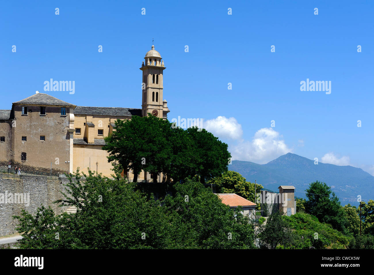 Barocke Kirche Saint-Pierre et Saint-Paul in Piediroce in der Castaniccia Region, Korsika, Frankreich Stockfoto