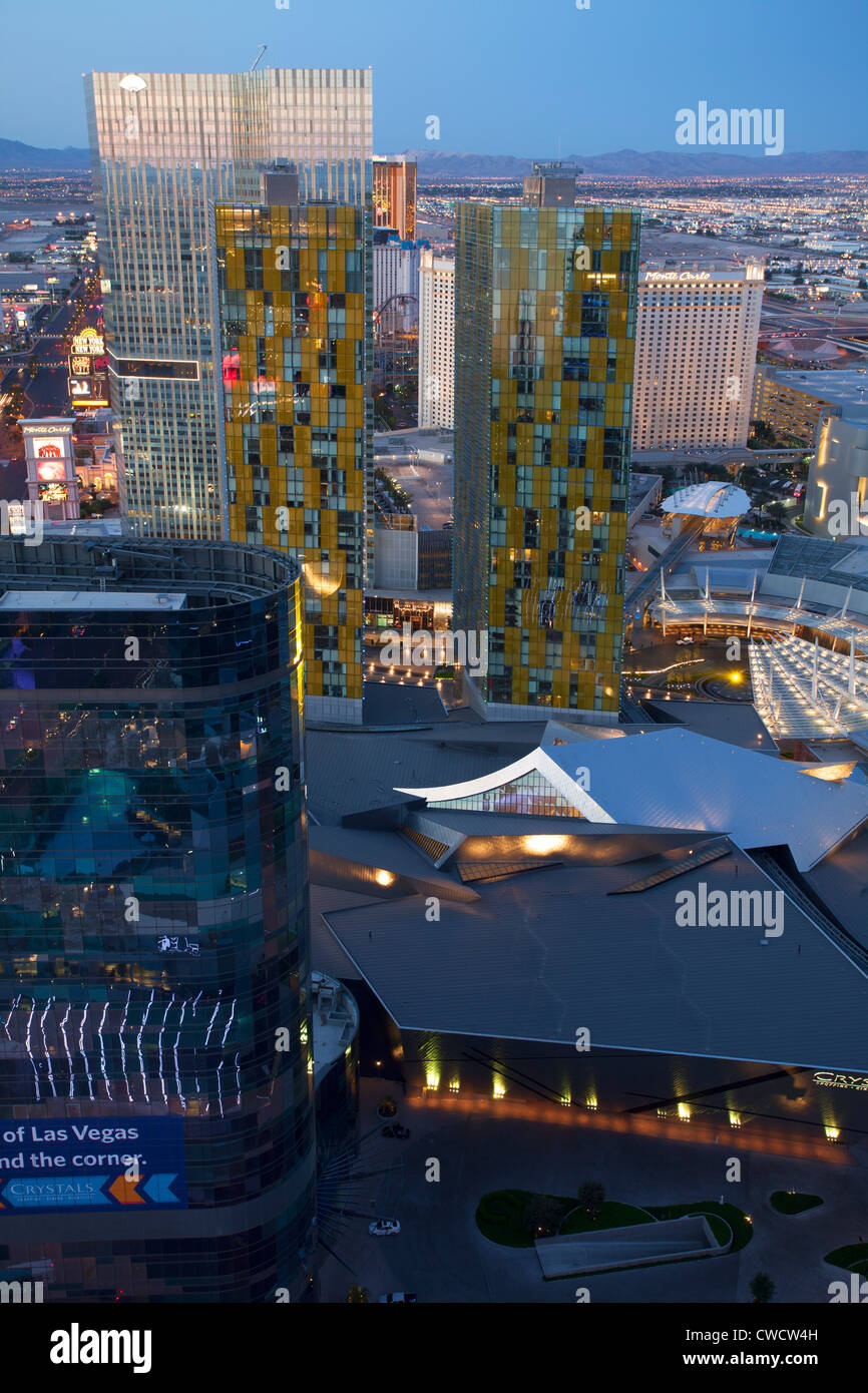 Stadtzentrum, einschließlich Veer Towers, Kristalle und The Residences at Mandarin Oriental, Las Vegas, Nevada. Stockfoto