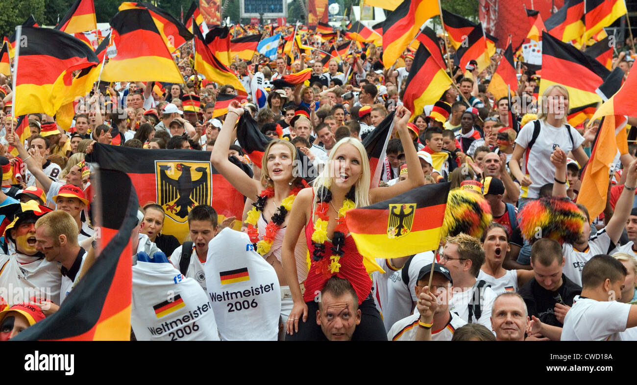Deutsche Fußball-Fans für die FIFA WM 2006 Stockfoto