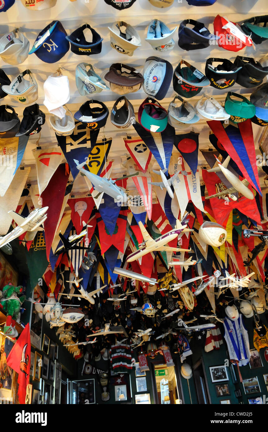 Erinnerungsstücke an die American Bar, das Stafford Hotel, St.James, London Stockfoto