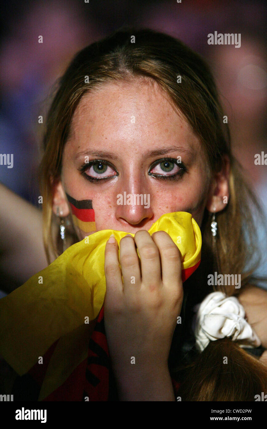 Berlin, Deutschland Fan enttäuscht in den Fanzonen Stockfoto