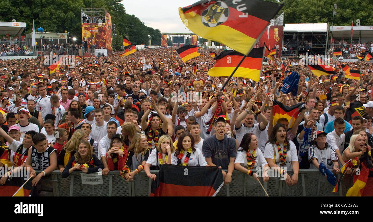 Deutsche Fußball-Fans für die FIFA WM 2006 Stockfoto