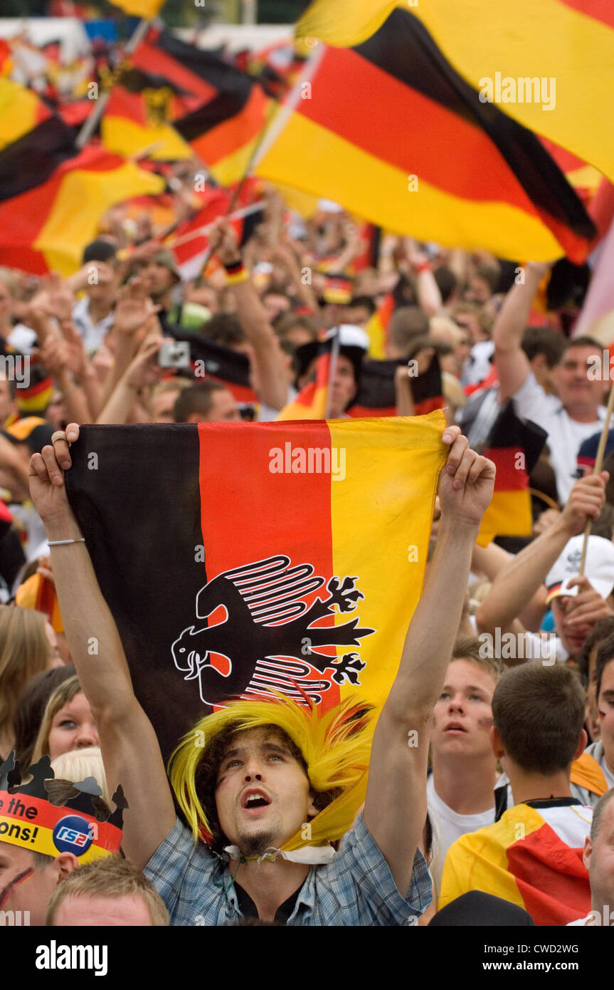 Deutsche Fußball-Fans für die FIFA WM 2006 Stockfoto