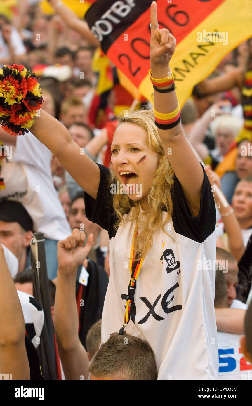 Deutschland in schwarz, rot und gold Fever, Berlin-Fan-Meile Stockfoto
