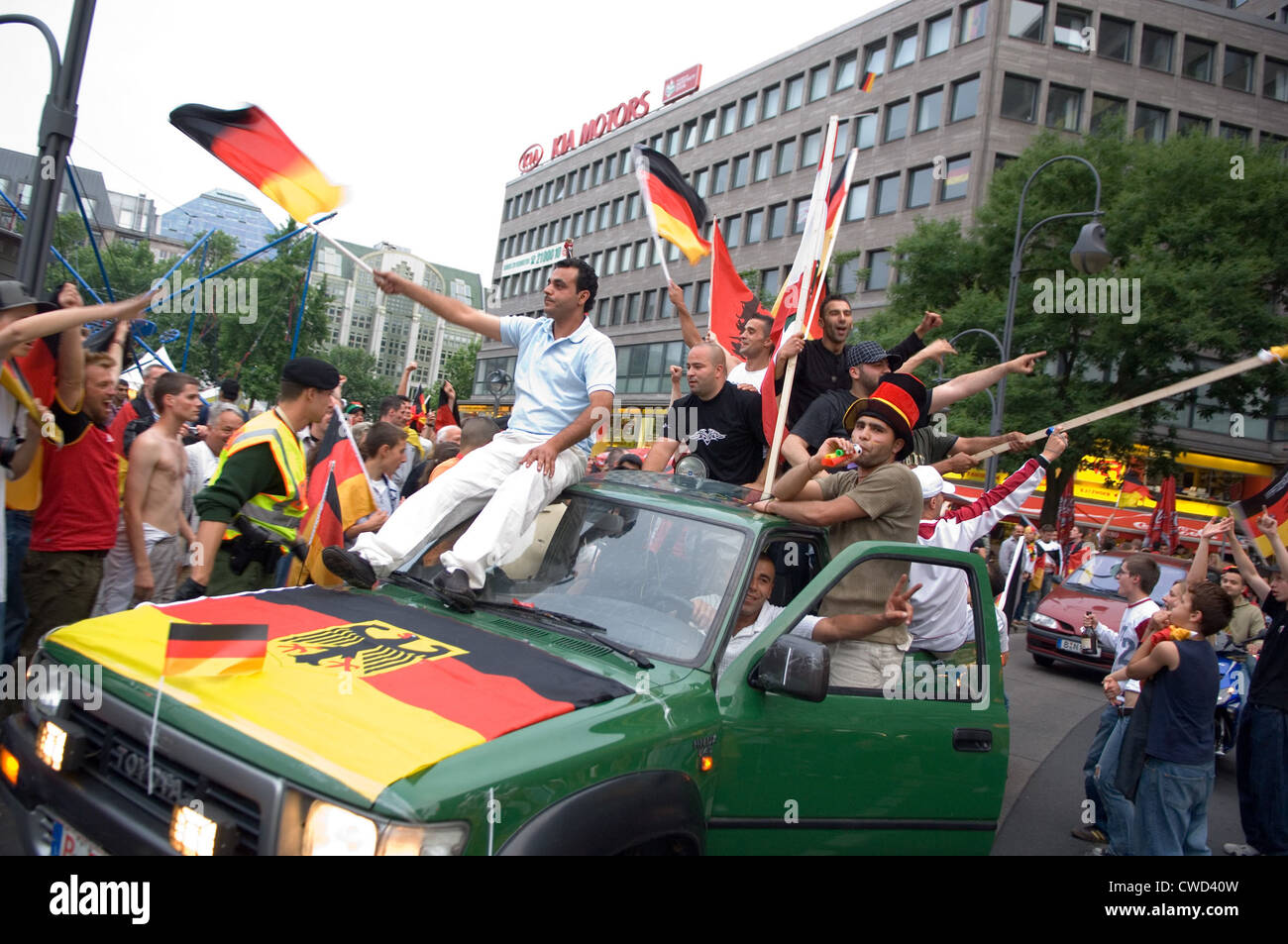 Deutschland in schwarz, rot und gold Fever, Autoparade am Kurfürstendamm Stockfoto