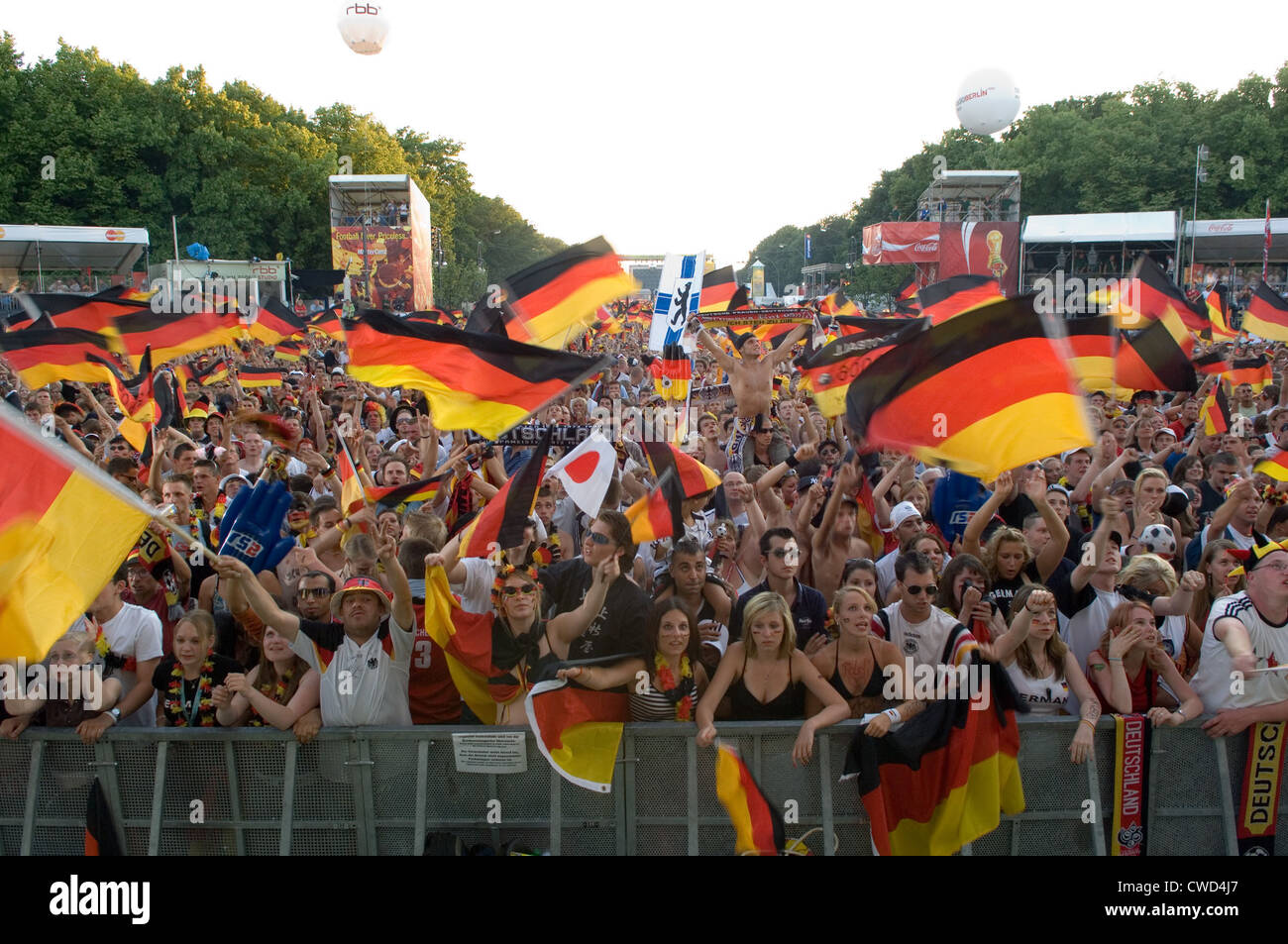Deutschland in schwarz, rot und gold Fever, Berlin-Fan-Meile Stockfoto