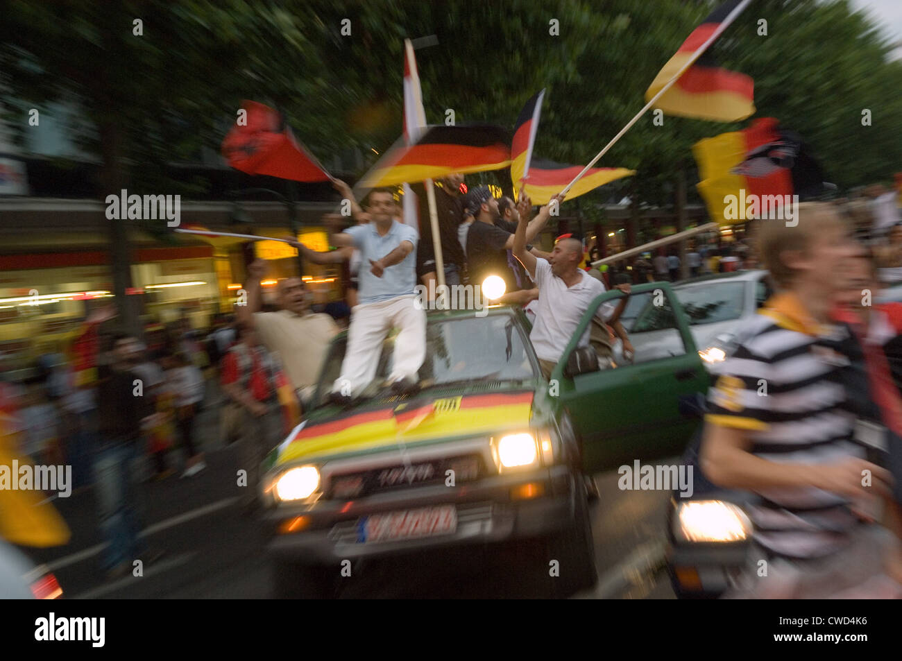 Deutschland in schwarz, rot und gold Fever, Autoparade am Kurfürstendamm Stockfoto