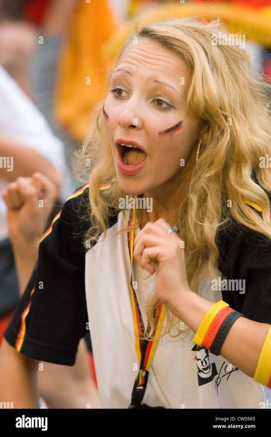 Deutschland in schwarz, rot und gold Fever, Berlin-Fan-Meile Stockfoto