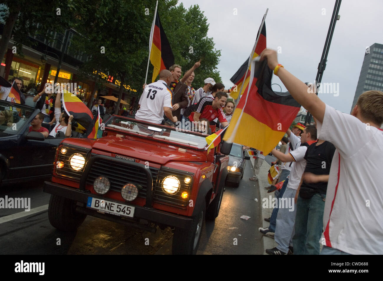 Deutschland in schwarz, rot und gold Fever, Autoparade am Kurfürstendamm Stockfoto