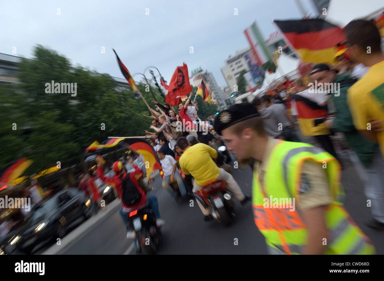 Deutschland in schwarz, rot und gold Fever, Autoparade am Kurfürstendamm Stockfoto