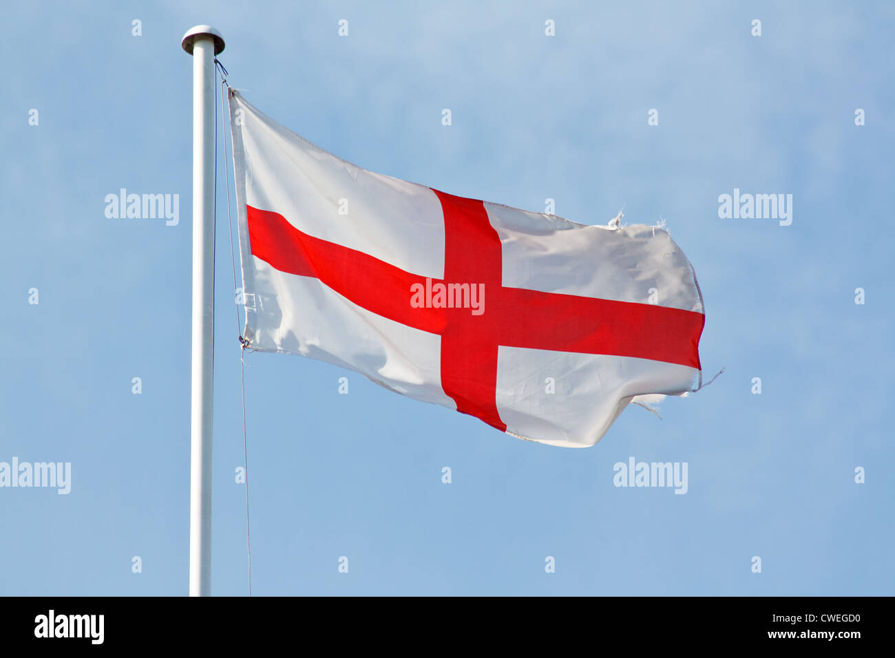 Flagge von England und die Engländer die St.-Georgs-Kreuz ein rotes Kreuz auf weißem Stockfoto