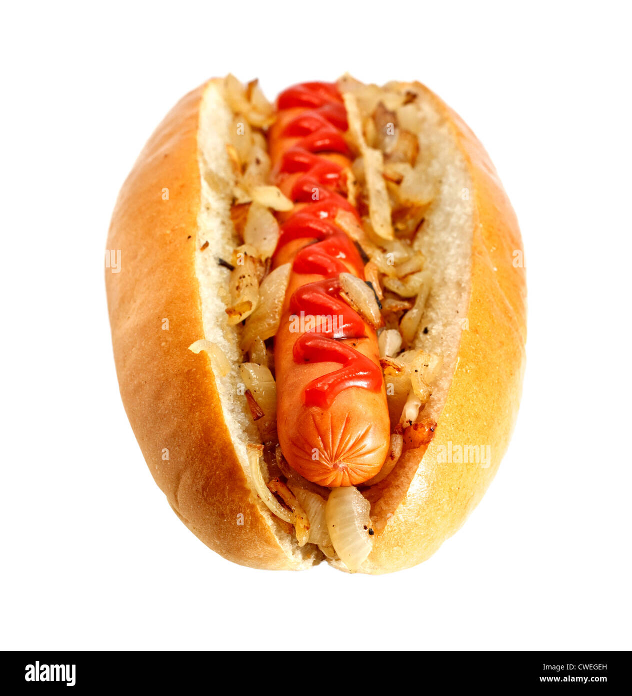 Gegrillte Würstchen oder Wiener mit gebratenen Zwiebeln und Ketchup-topping, die ultimative klassische Fast food Stockfoto