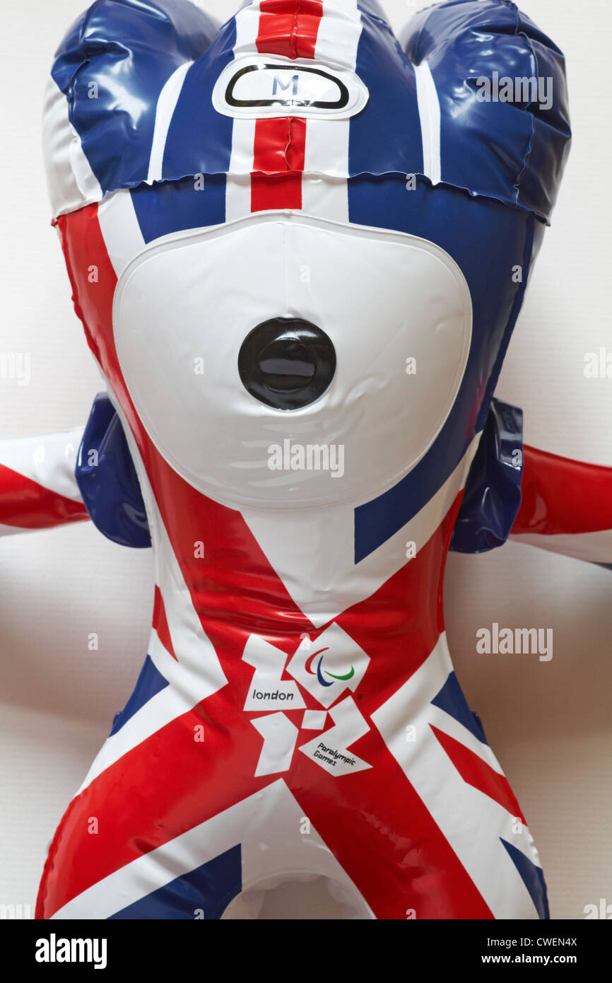 aufblasbare Mandeville-Maskottchen für die Paralympics London 2012 im August Stockfoto