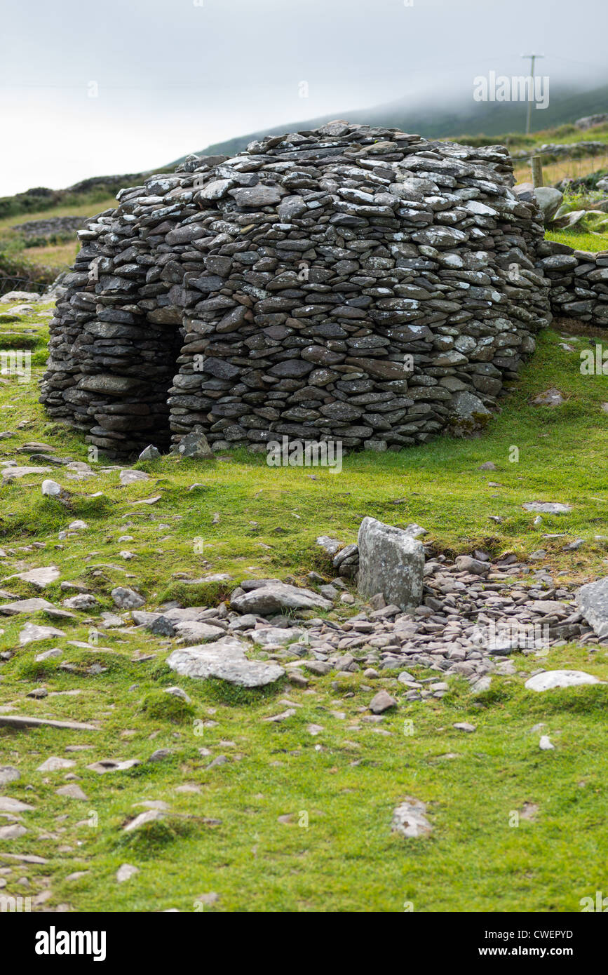 Prähistorischen Beehive Hut, Halbinsel Dingle, County Kerry, Irland. Stockfoto