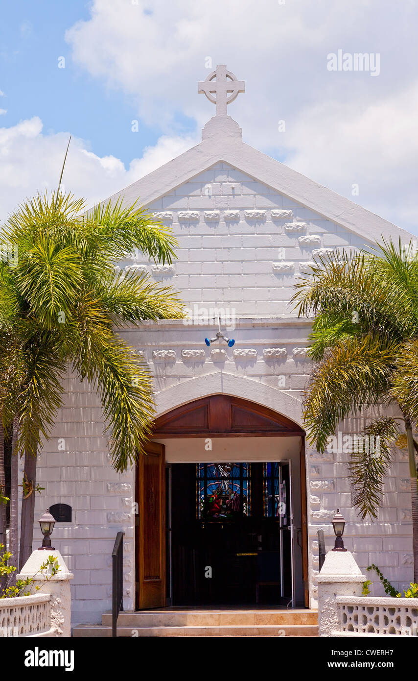 Kleine weiße Kirche auf den Cayman Islands Stockfoto