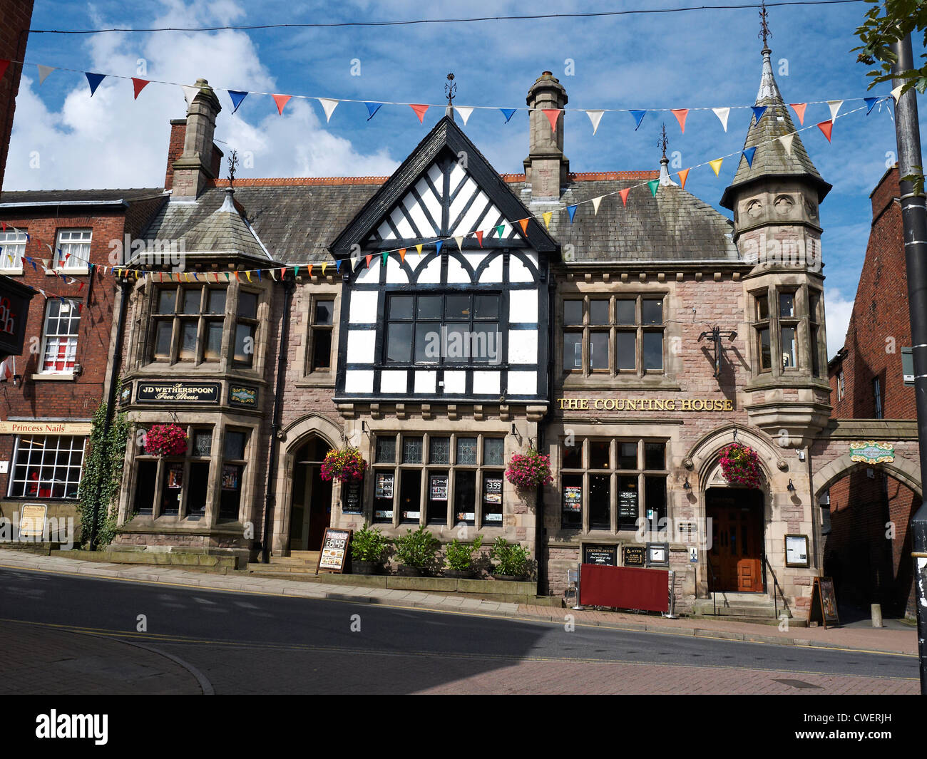 Das Kontor, ehemalige Nat West Bank, jetzt ein J D Gasthaus Pub in Congleton Cheshire UK Stockfoto