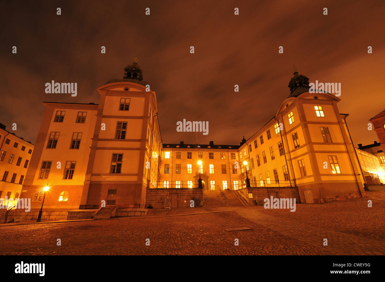 Nachtansicht der Architektur des 17. Jahrhunderts in Riddarholmen (The Knights-Insel), eine kleine Insel Teil von Gamla Stan, die Altstadt in Stockfoto