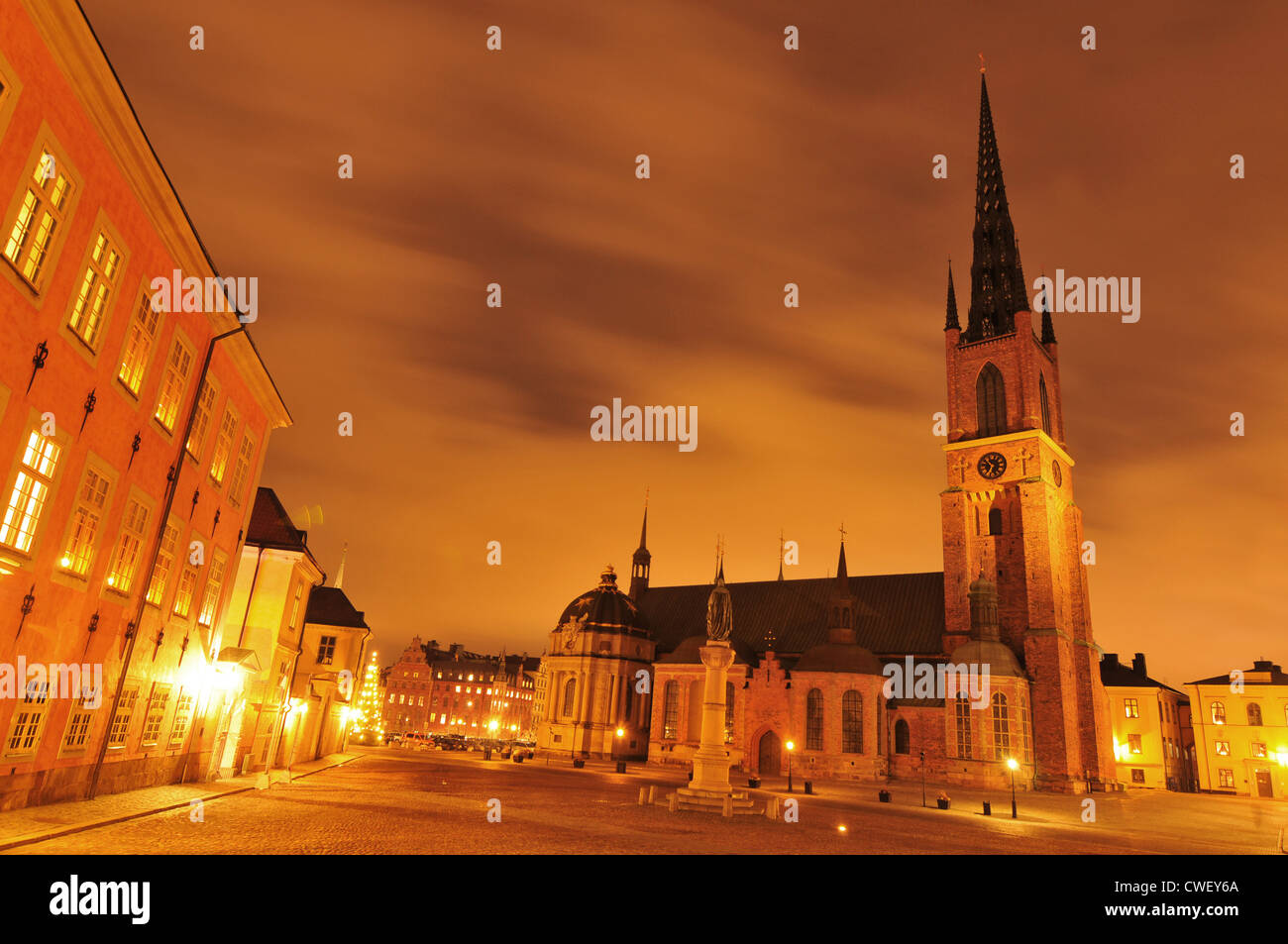 Nachtansicht der Architektur des 17. Jahrhunderts in Riddarholmen (The Knights-Insel), eine kleine Insel Teil von Gamla Stan, die Altstadt in Stockfoto